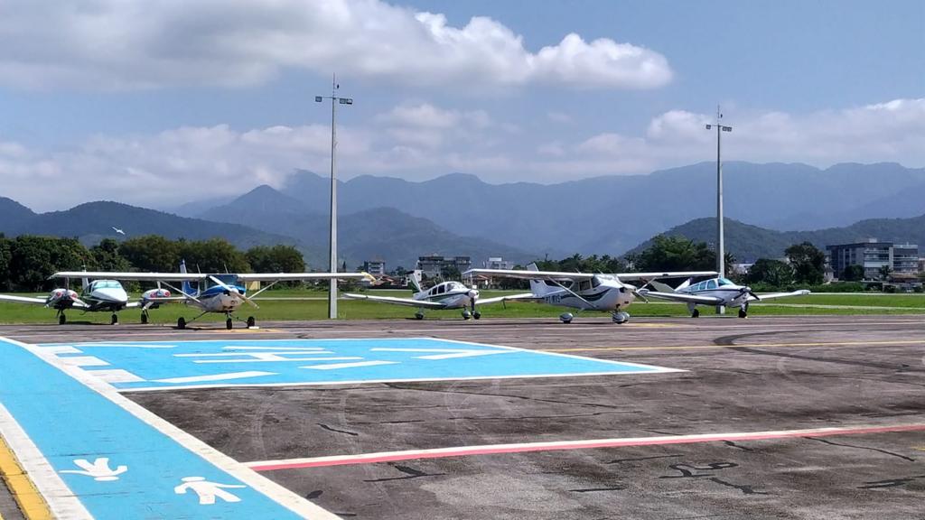 Vista do Aeroporto Gastão Madeira, em Ubatuba/SP